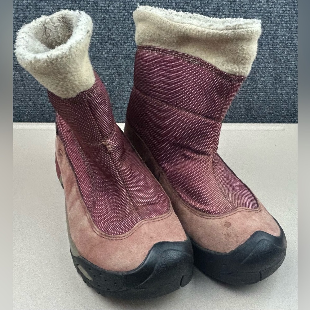 Keen Women’s Fleece Lined Boots Size 7